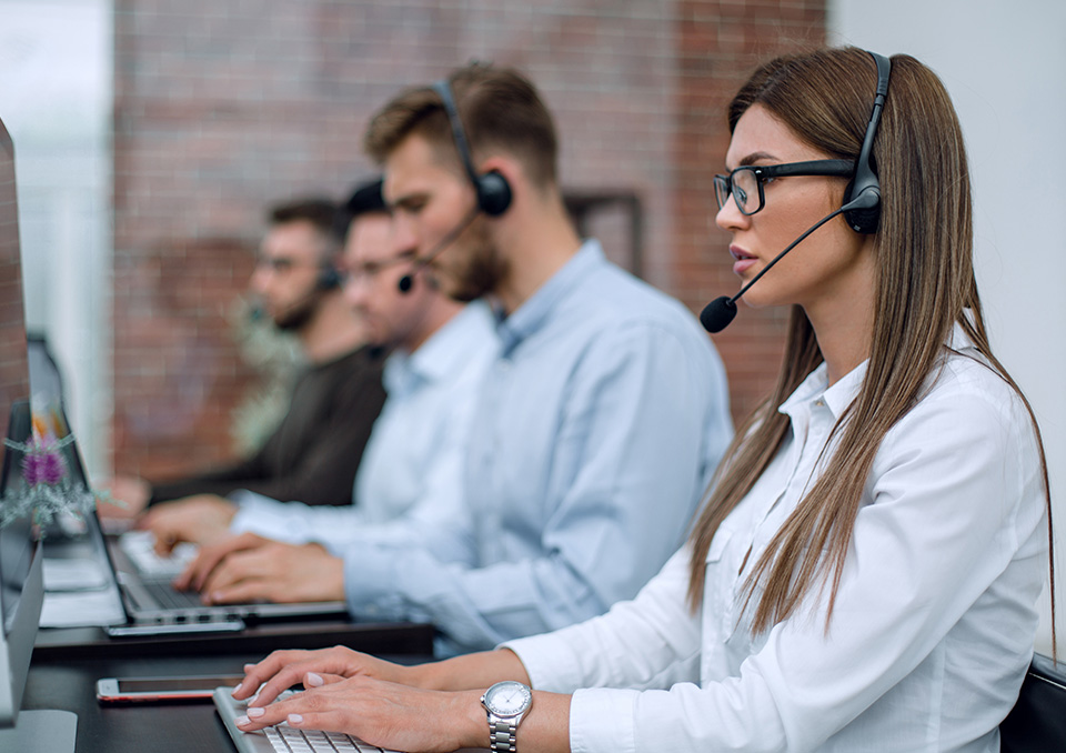 Praca w call center – trampolina do kariery czy ślepy zaułek?